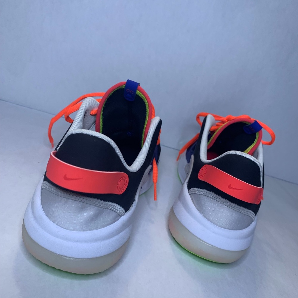 Nike - Picture 3 of 3